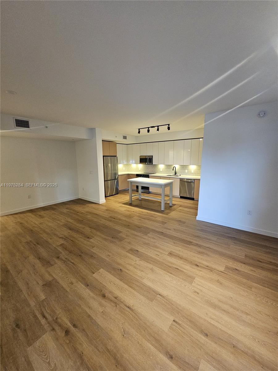 1650 NE 124th St #621, North Miami FL 33181