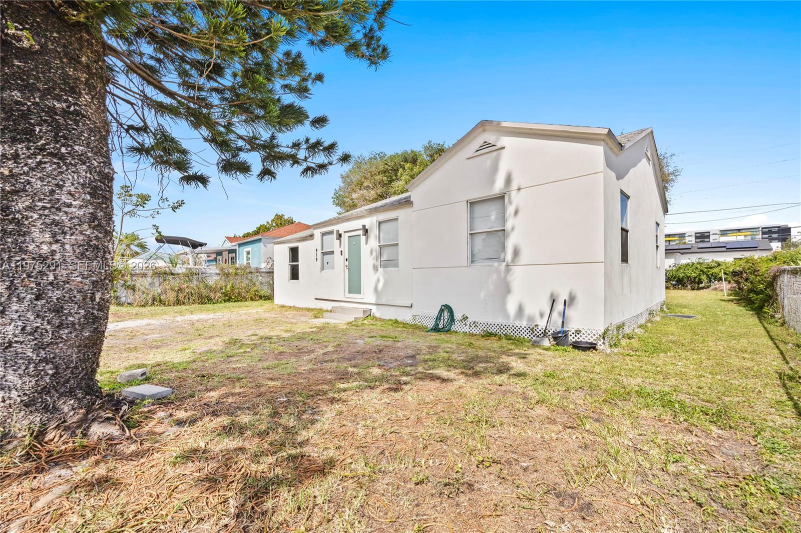 919 NW 66th St, Miami FL 33150