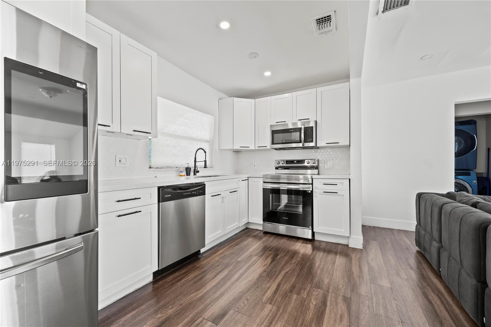 919 NW 66th St, Miami FL 33150