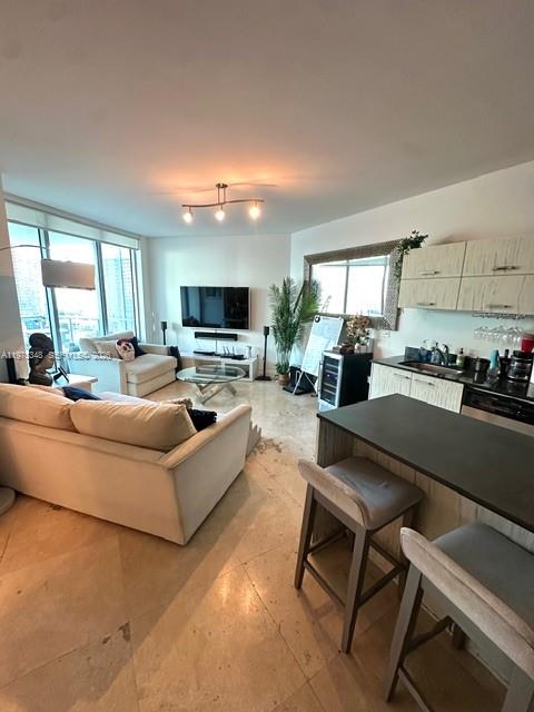 350 S Miami Ave #2110, Miami FL 33130