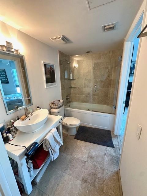350 S Miami Ave #2110, Miami FL 33130