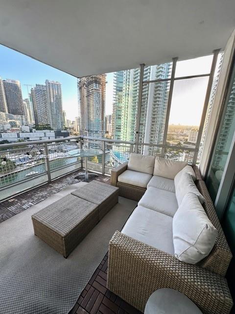 350 S Miami Ave #2110, Miami FL 33130