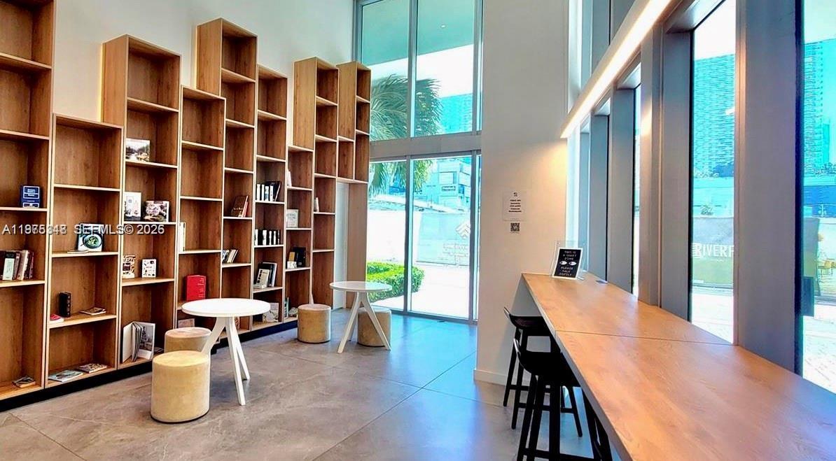 350 S Miami Ave #2110, Miami FL 33130