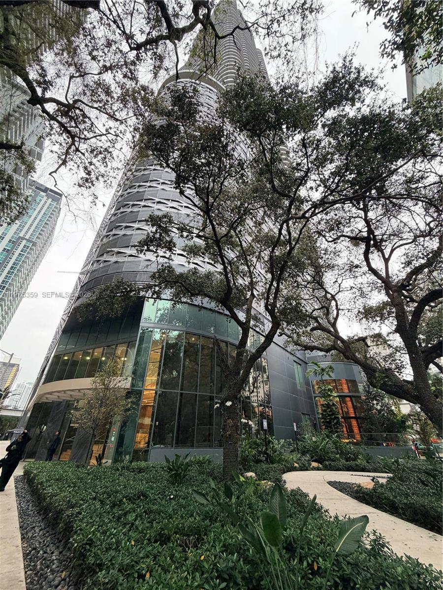 1000 Brickell Plz #2606, Miami FL 33131