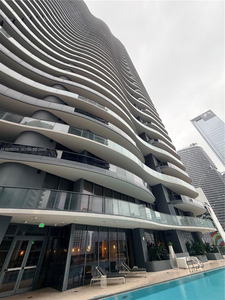 1000 Brickell Plz #2606, Miami FL 33131