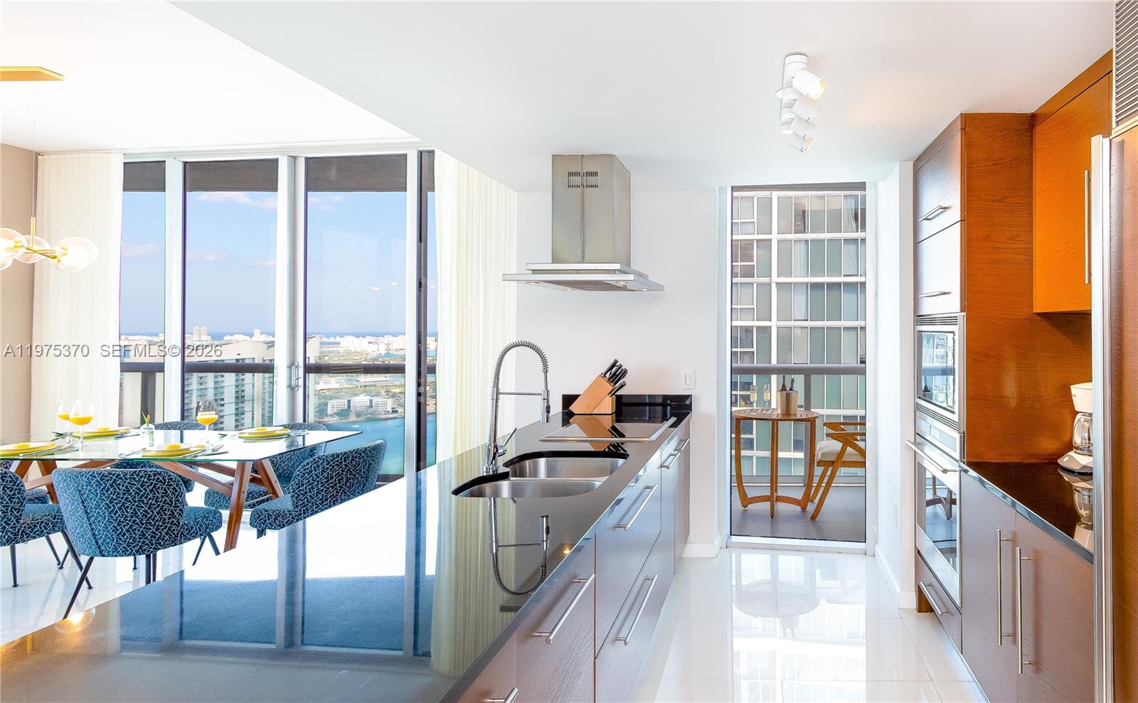 485 Brickell Ave #4702, Miami FL 33131