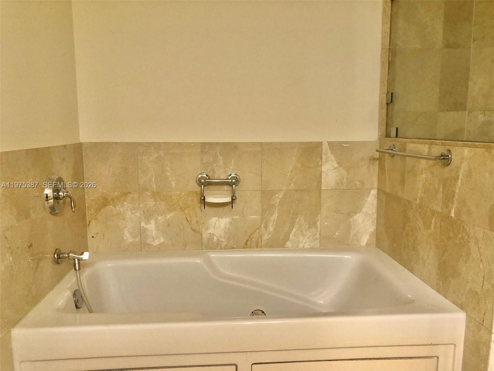 1800 N Bayshore Dr #2901, Miami FL 33132