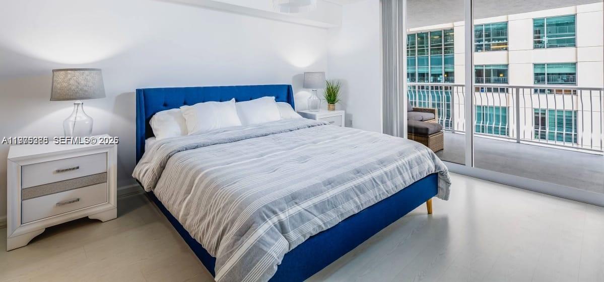 1200 Brickell Bay Dr #1808, Miami FL 33131