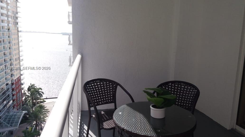 1200 Brickell Bay Dr #1808, Miami FL 33131