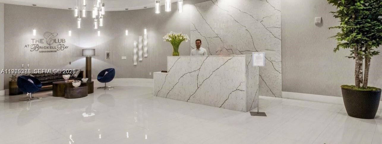 1200 Brickell Bay Dr #1808, Miami FL 33131
