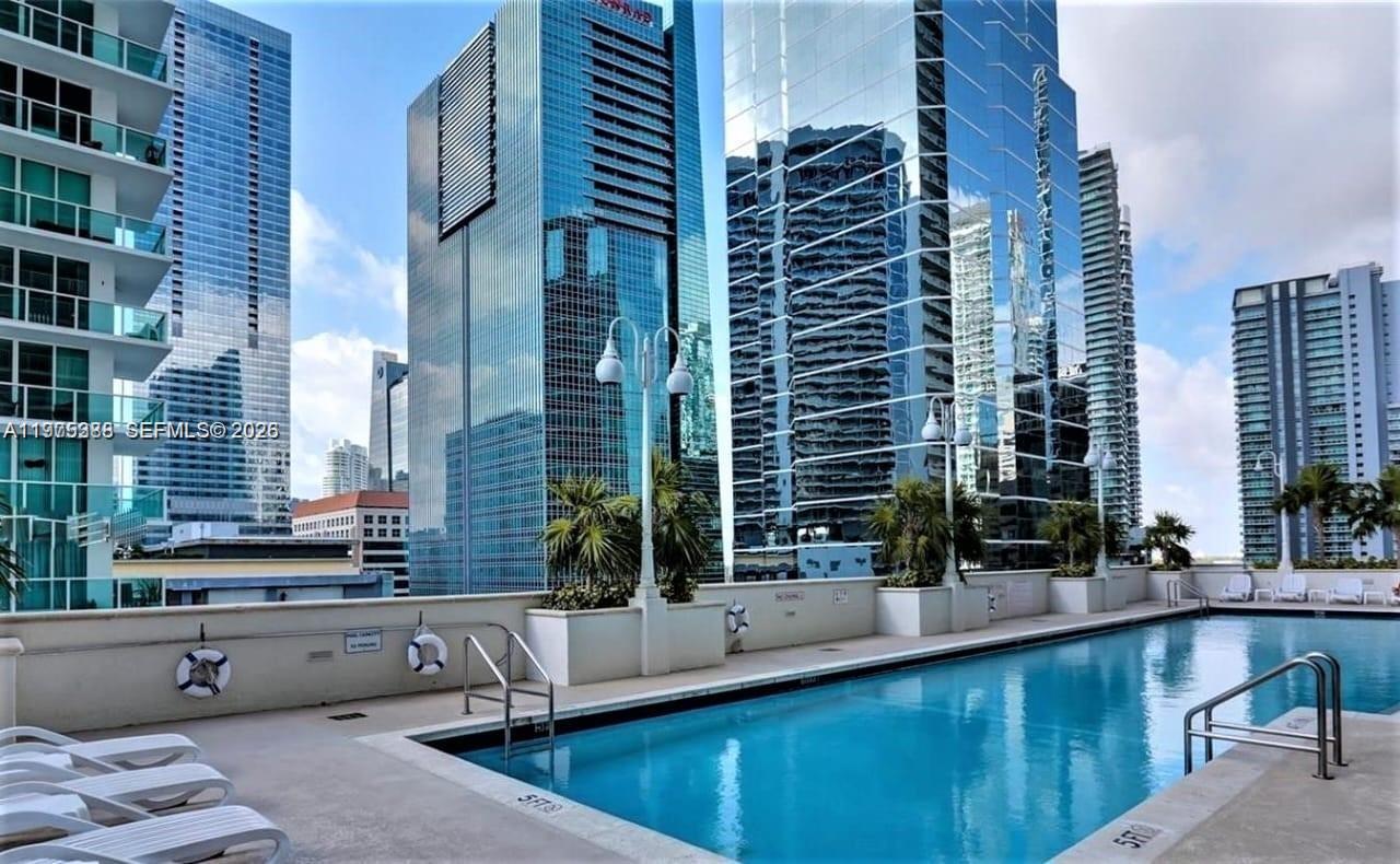 1200 Brickell Bay Dr #1808, Miami FL 33131