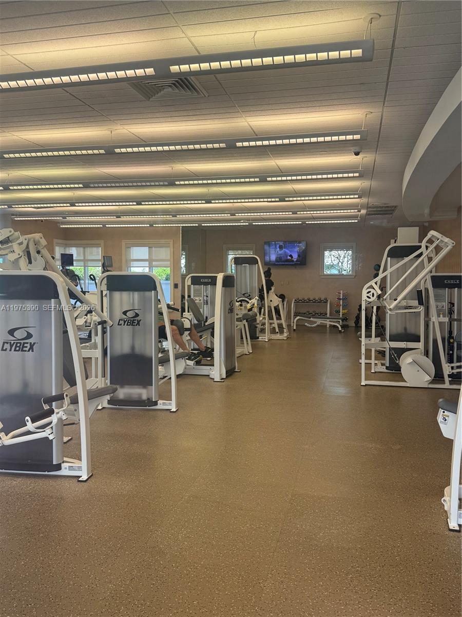 20000 E Country Club Dr #PH09, Aventura FL 33180