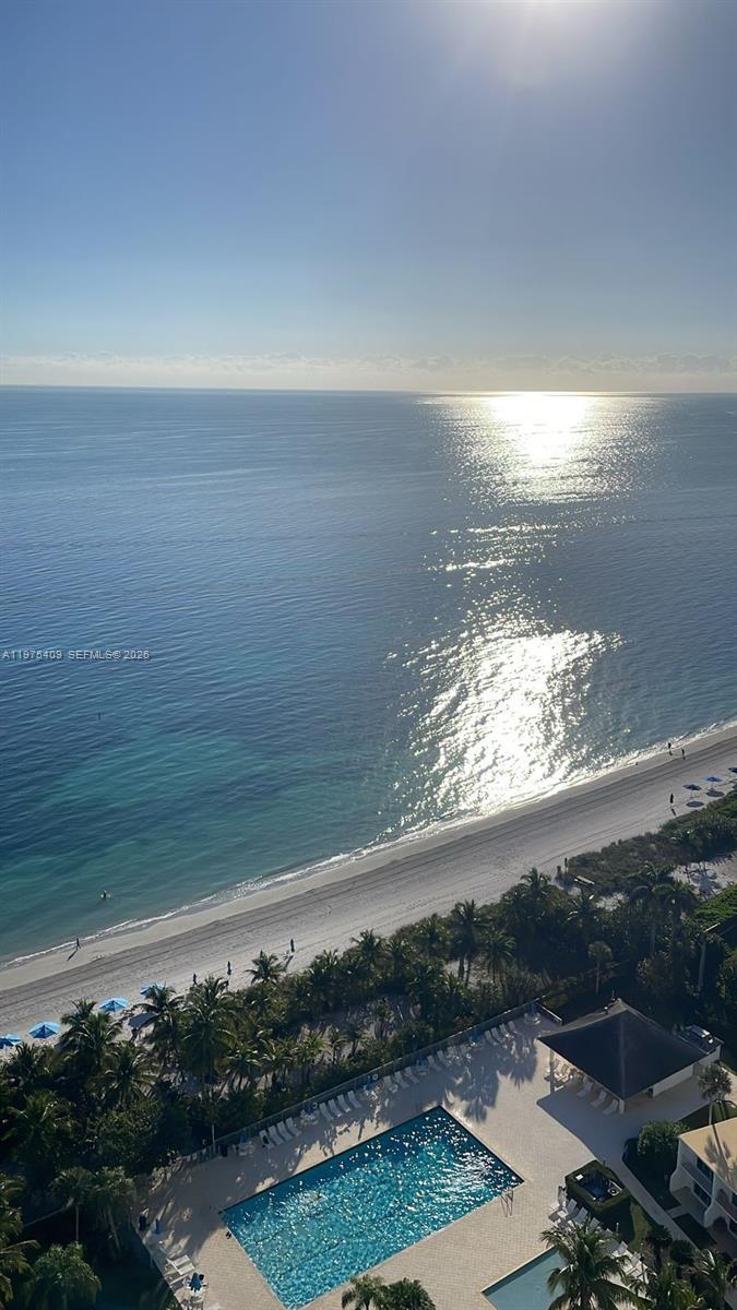 881 Ocean Dr #TH7, Key Biscayne FL 33149