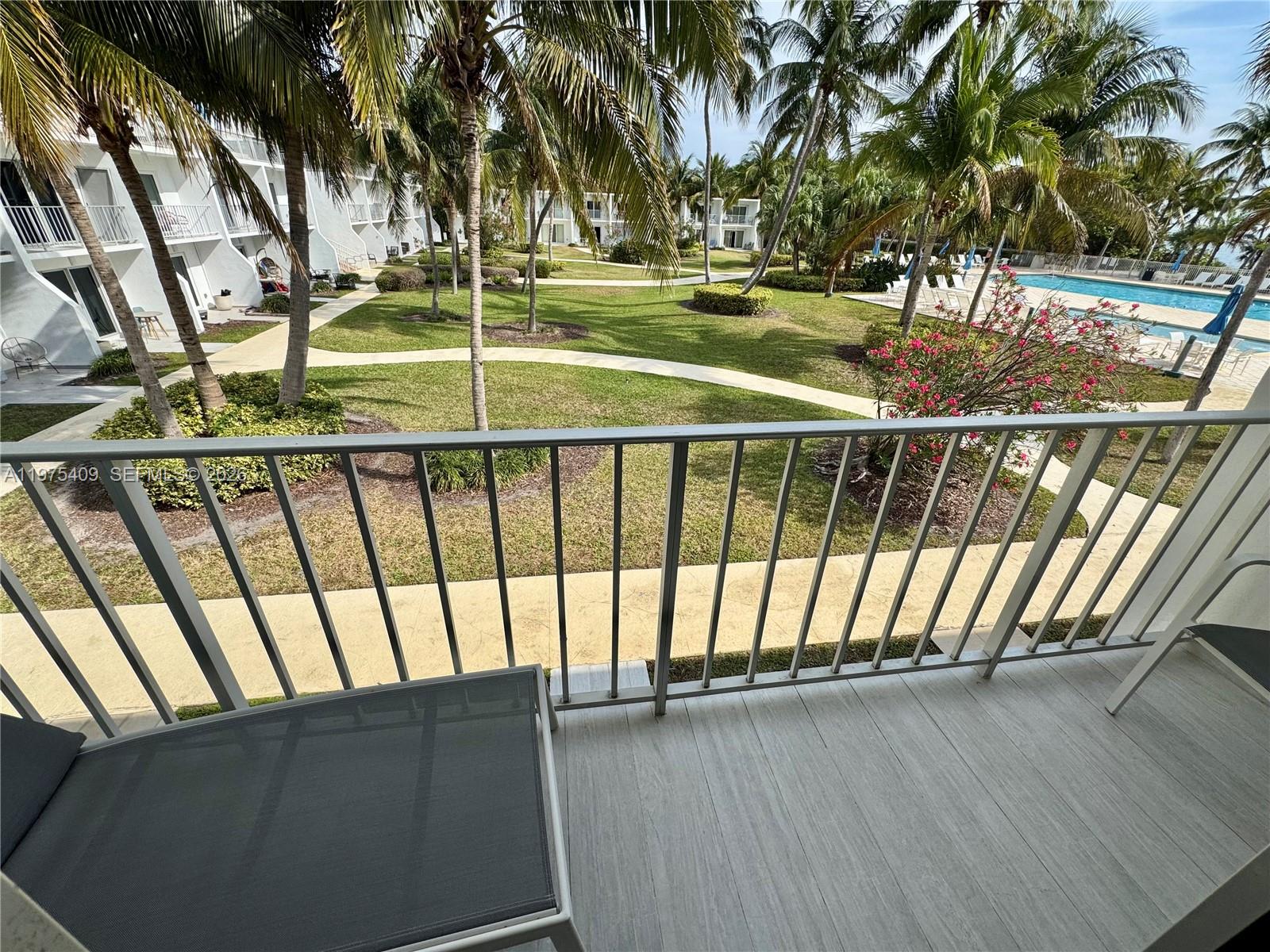 881 Ocean Dr #TH7, Key Biscayne FL 33149