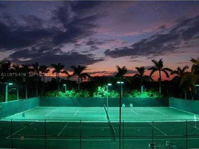 881 Ocean Dr #TH7, Key Biscayne FL 33149