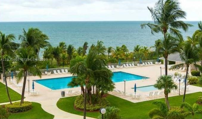 881 Ocean Dr #TH7, Key Biscayne FL 33149