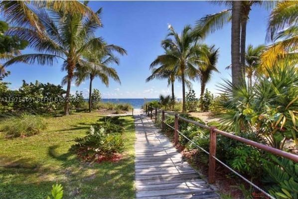 881 Ocean Dr #TH7, Key Biscayne FL 33149
