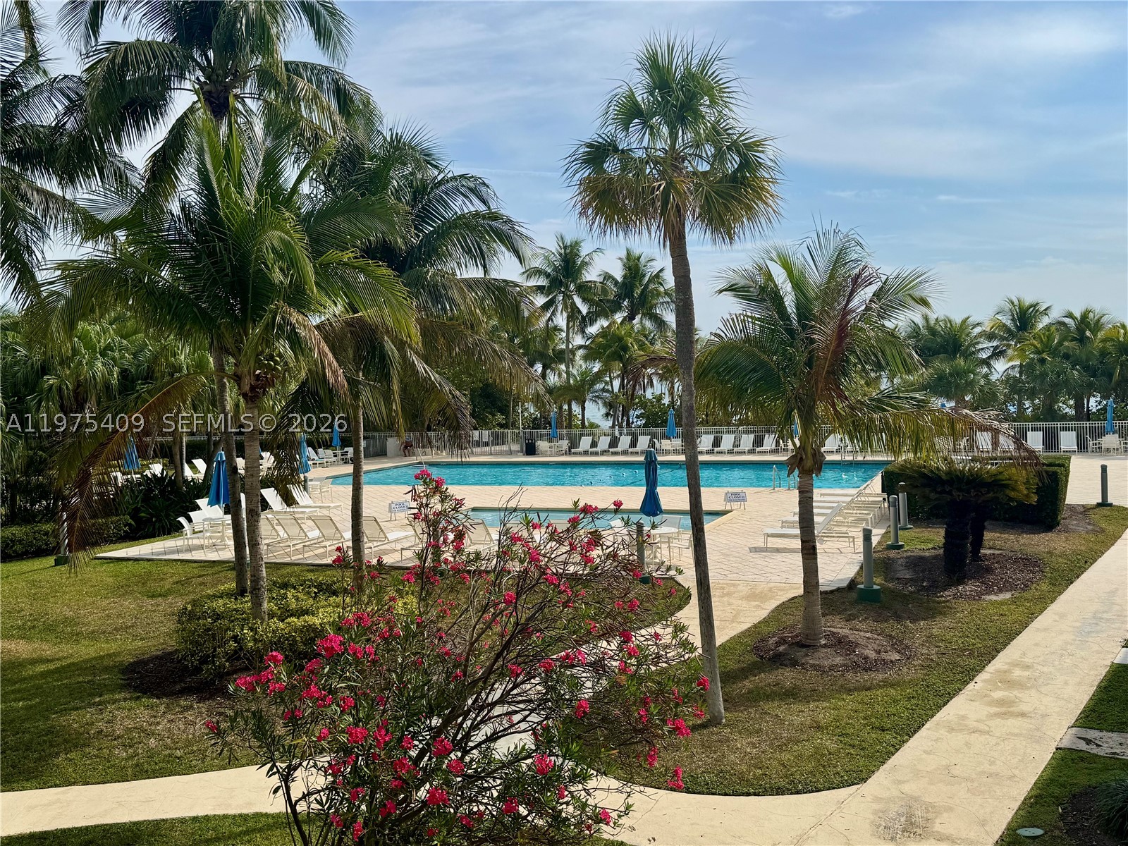 881 Ocean Dr #TH7, Key Biscayne FL 33149