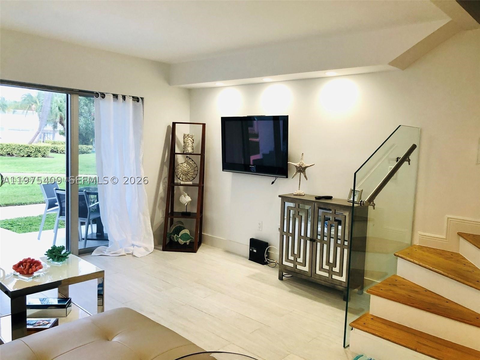 881 Ocean Dr #TH7, Key Biscayne FL 33149