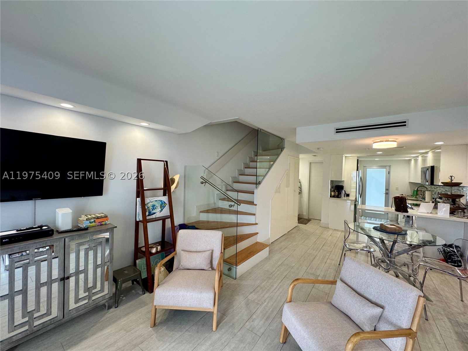 881 Ocean Dr #TH7, Key Biscayne FL 33149