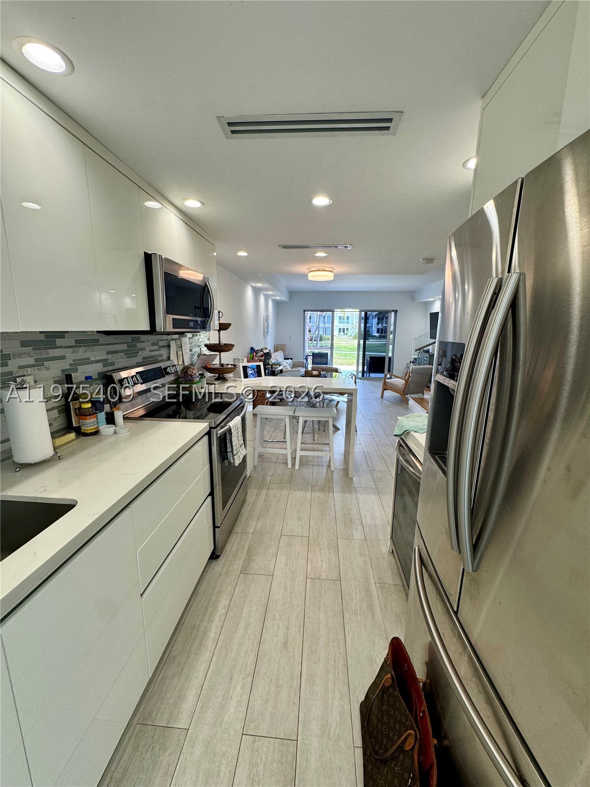 881 Ocean Dr #TH7, Key Biscayne FL 33149