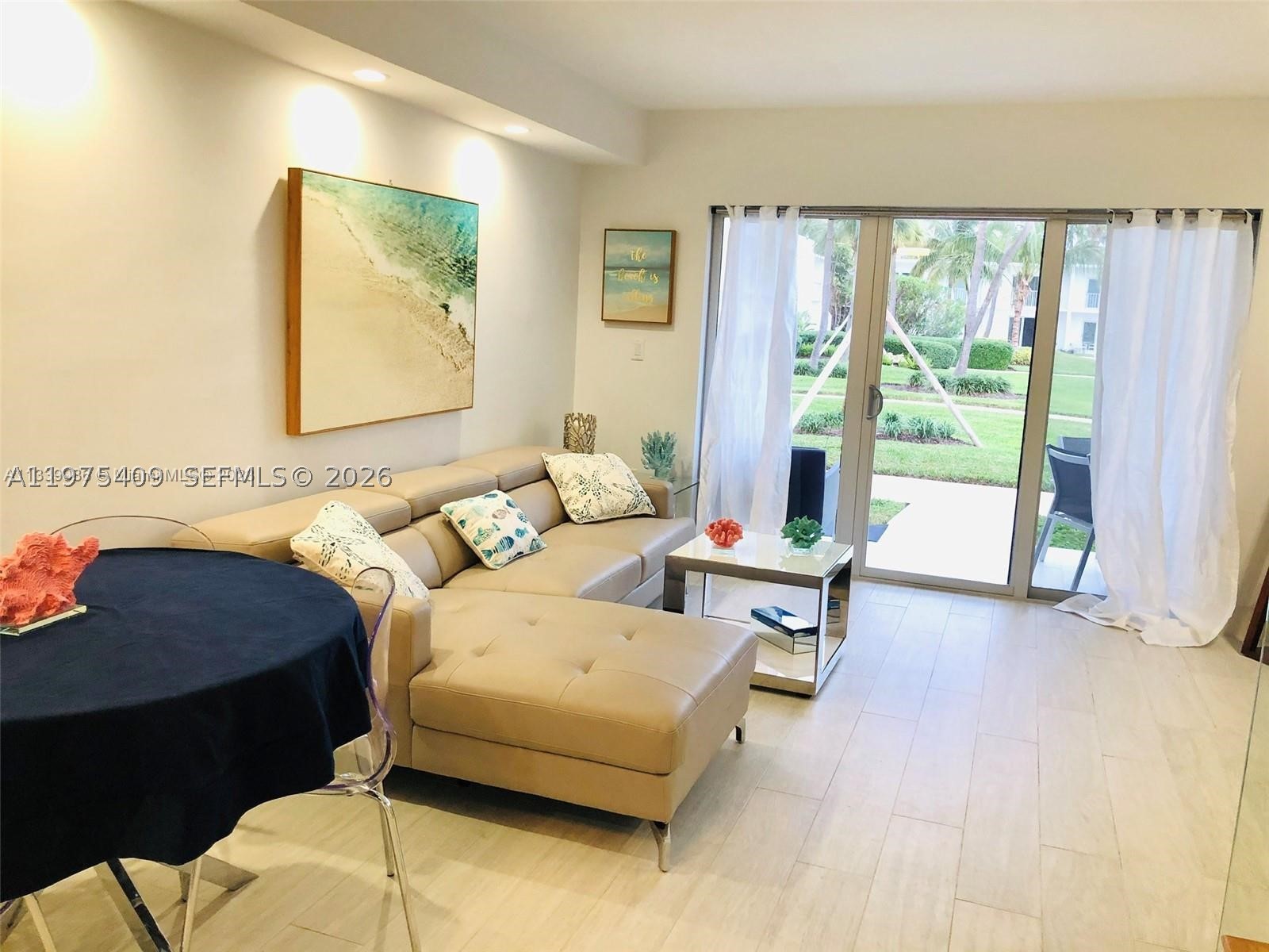881 Ocean Dr #TH7, Key Biscayne FL 33149