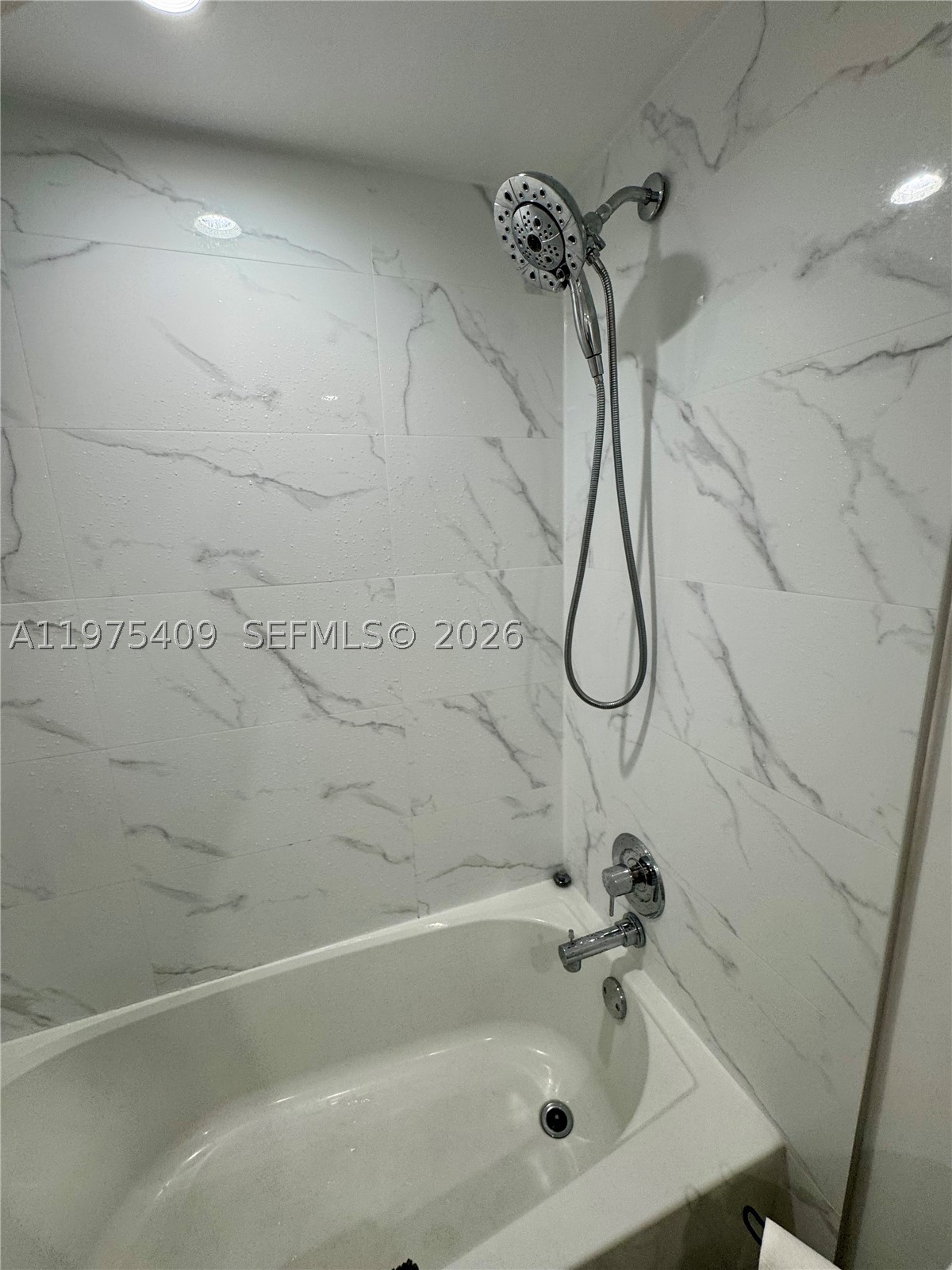 881 Ocean Dr #TH7, Key Biscayne FL 33149