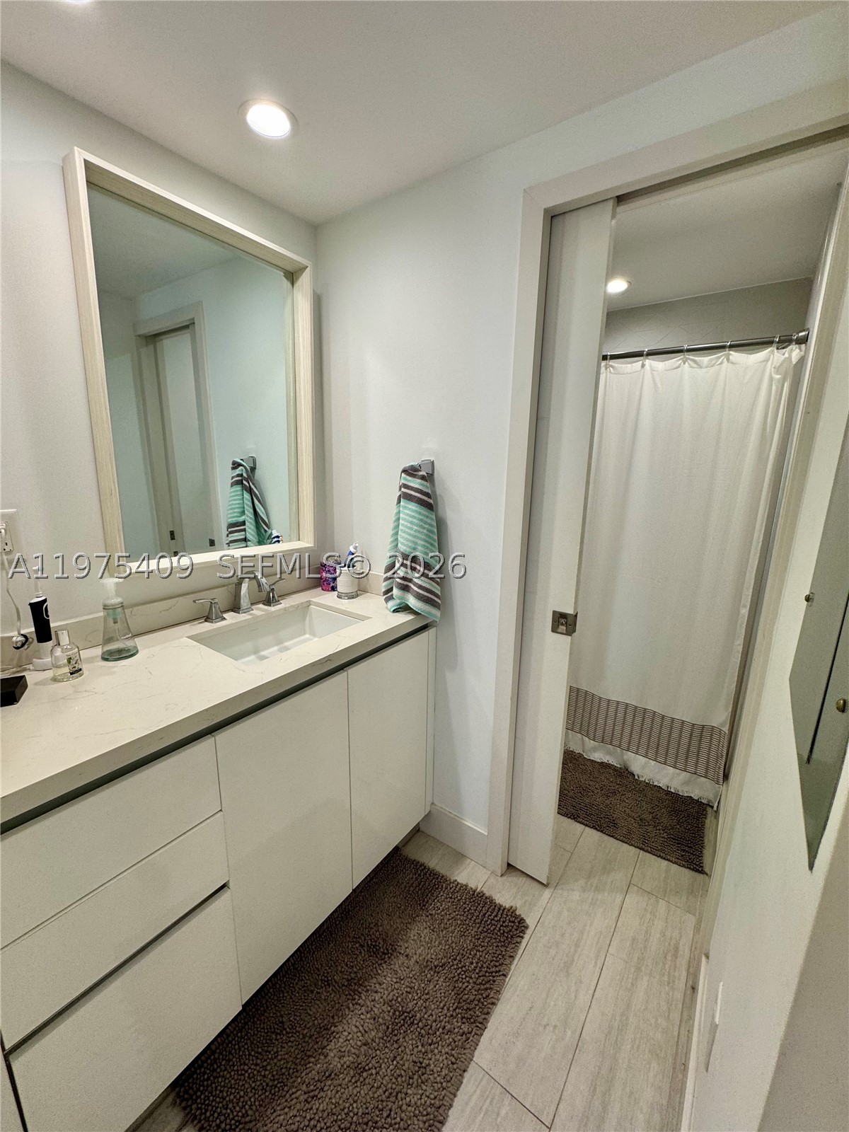 881 Ocean Dr #TH7, Key Biscayne FL 33149