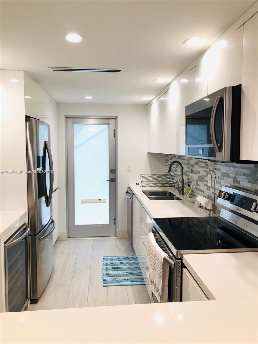 881 Ocean Dr #TH7, Key Biscayne FL 33149