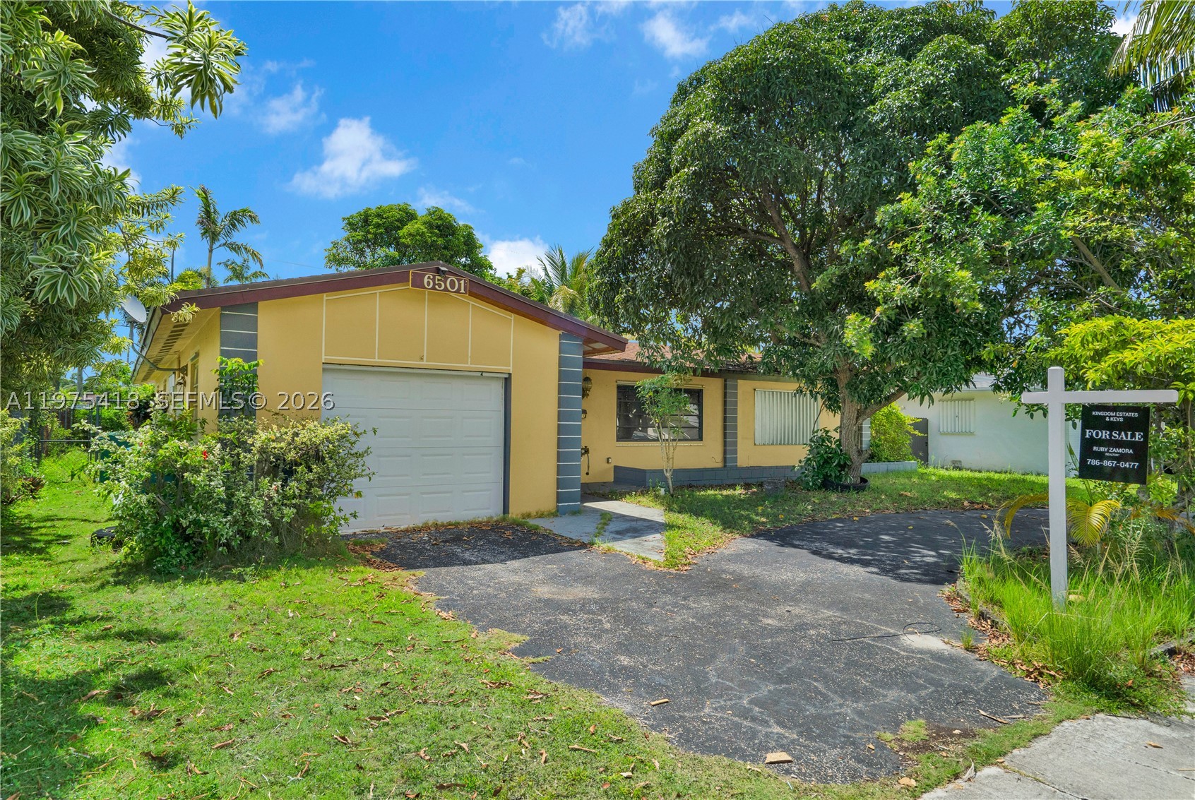 16501 SW 102nd Ct, Miami FL 33157