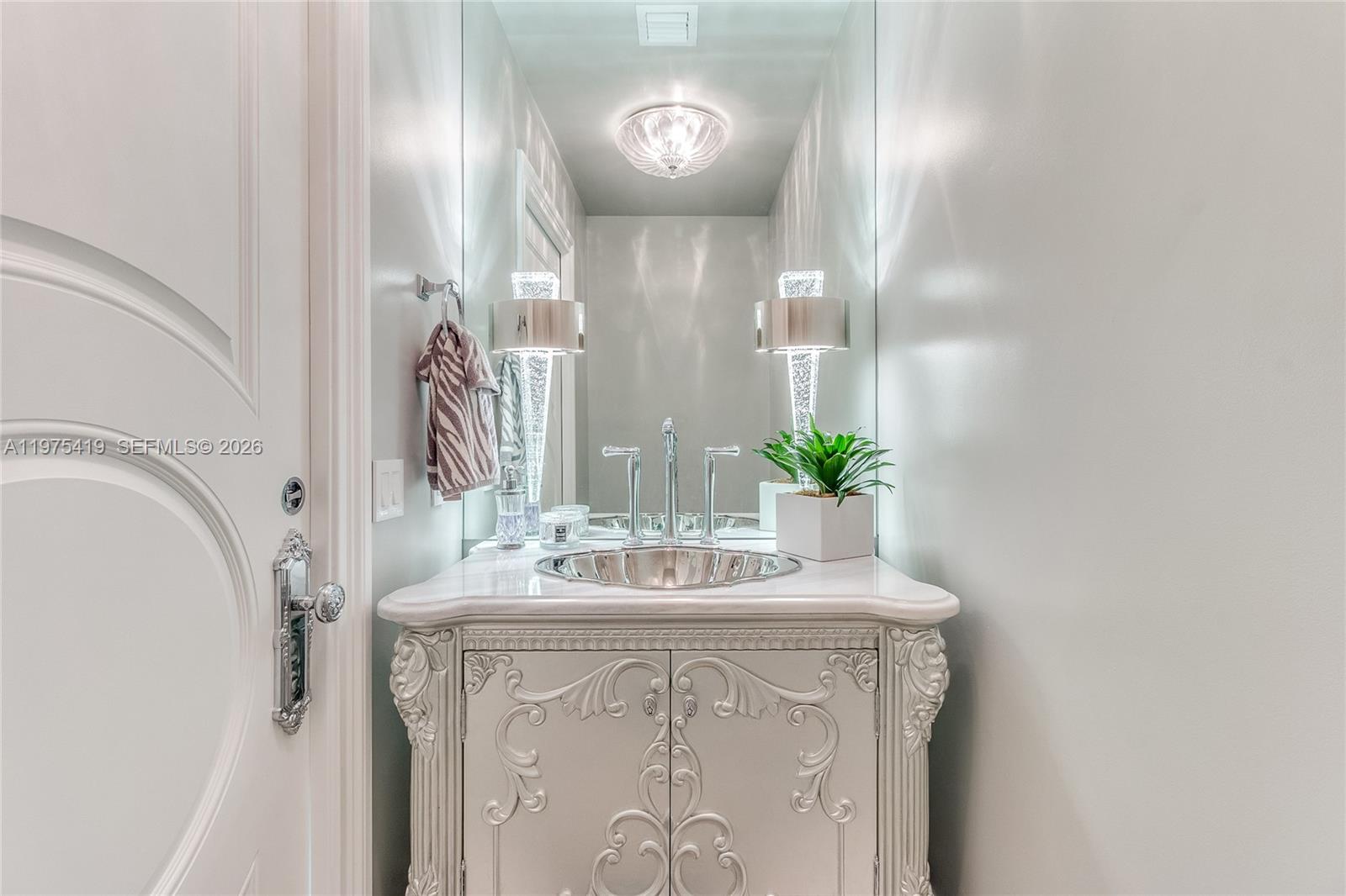 1455 Ocean Dr #1607, Miami Beach FL 33139