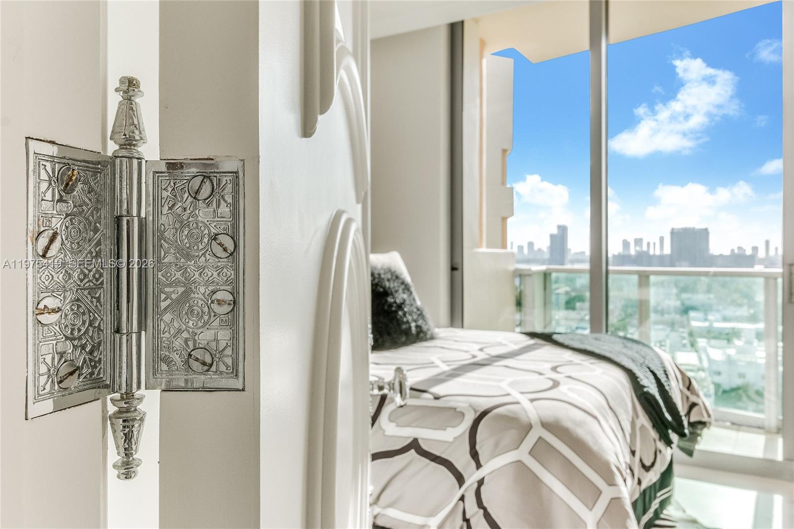 1455 Ocean Dr #1607, Miami Beach FL 33139