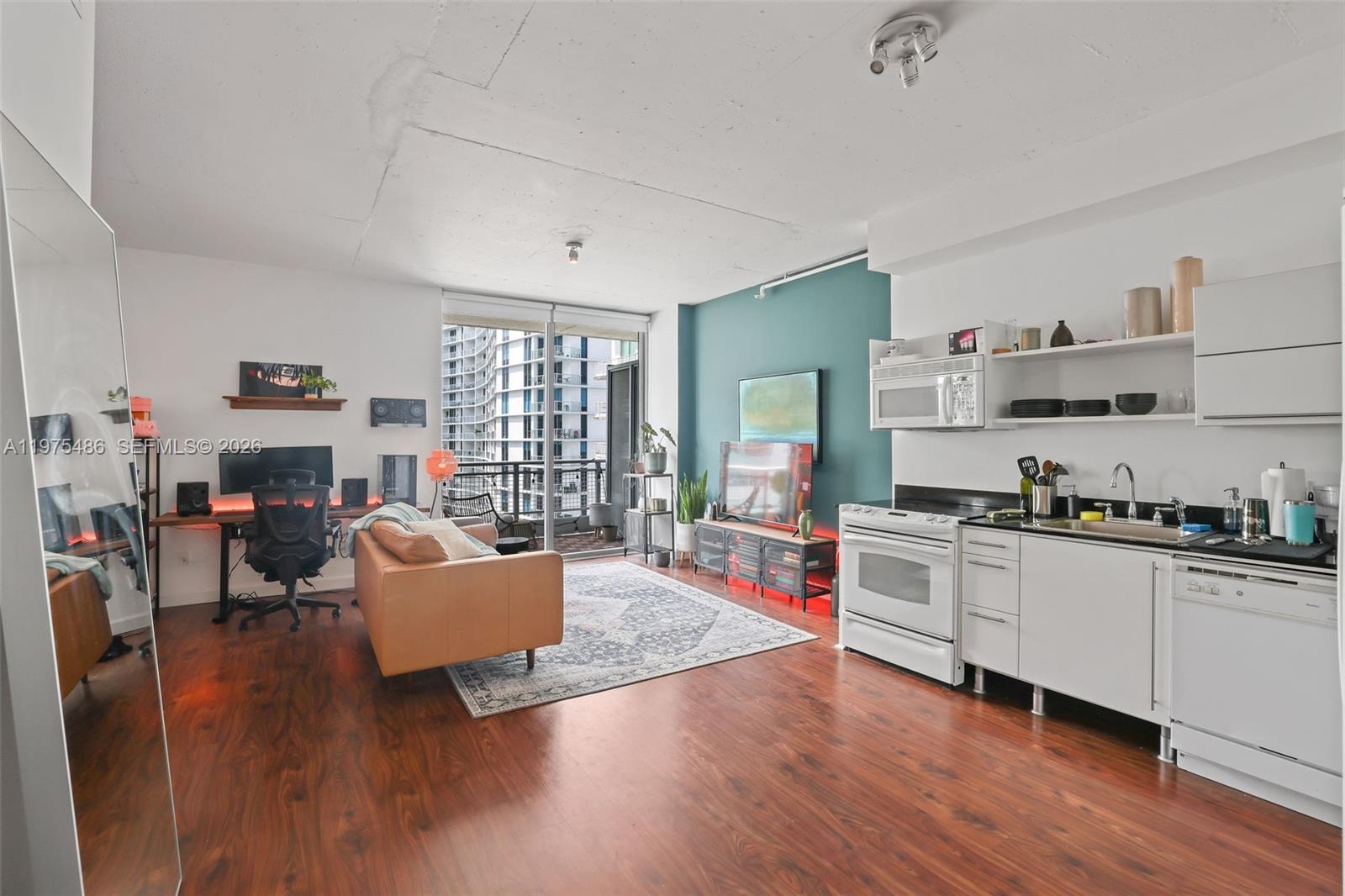 690 SW 1st Ct #2730, Miami FL 33130