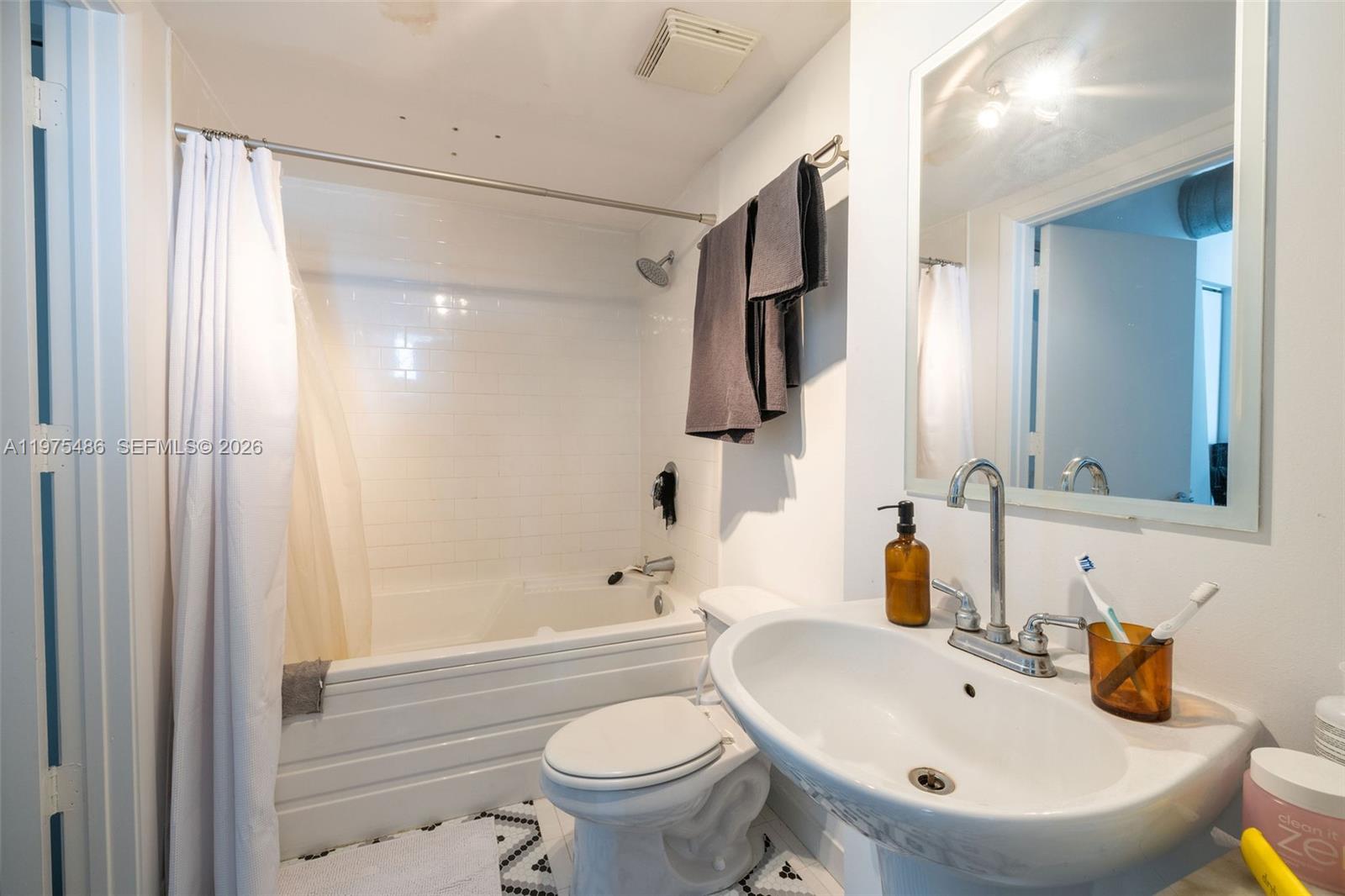 690 SW 1st Ct #2730, Miami FL 33130
