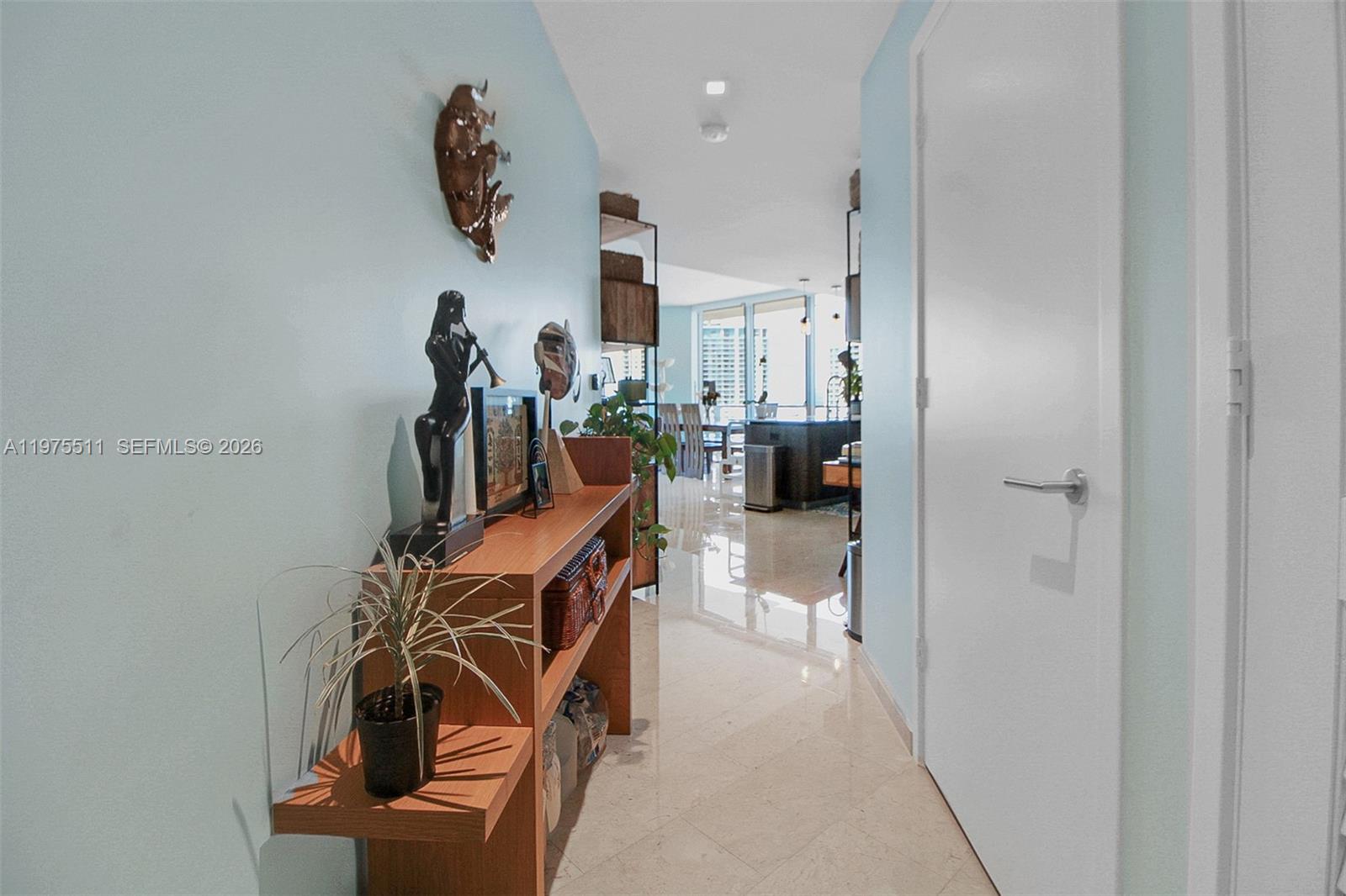 68 SE 6th St #2612, Miami FL 33131