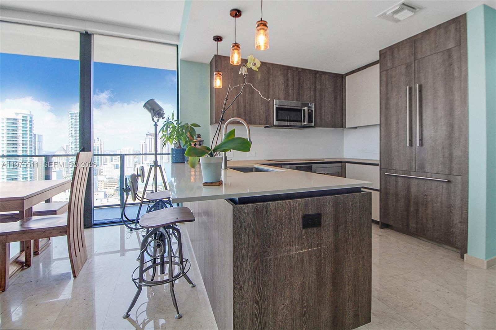 68 SE 6th St #2612, Miami FL 33131