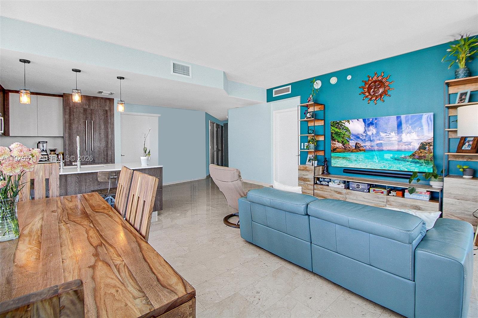 68 SE 6th St #2612, Miami FL 33131