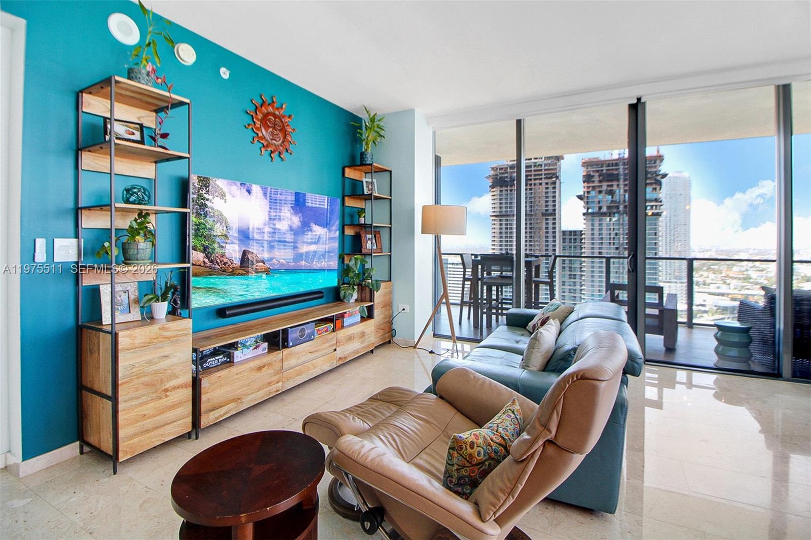 68 SE 6th St #2612, Miami FL 33131