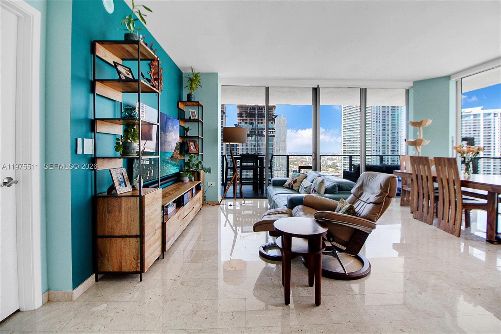68 SE 6th St #2612, Miami FL 33131