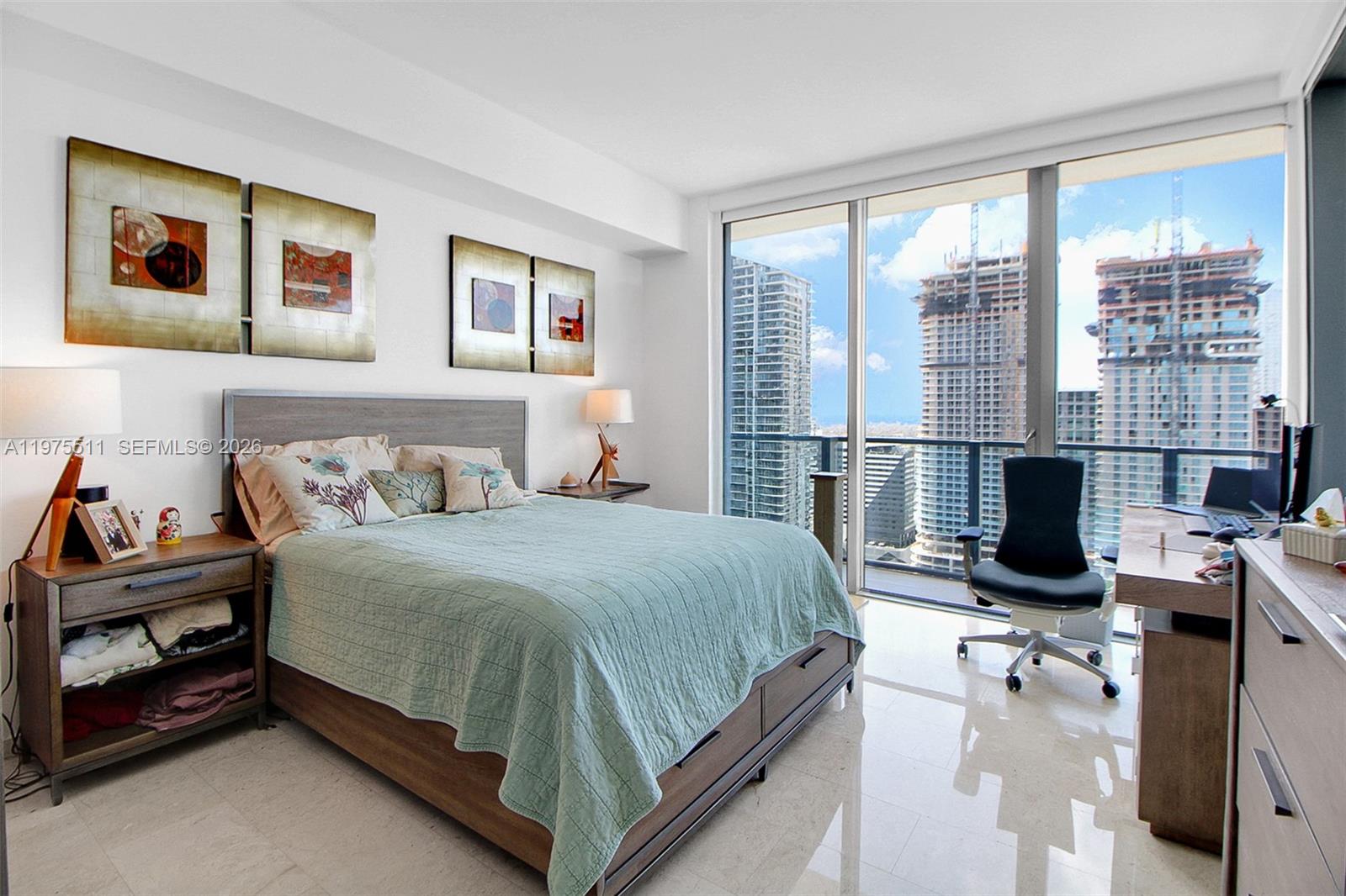 68 SE 6th St #2612, Miami FL 33131