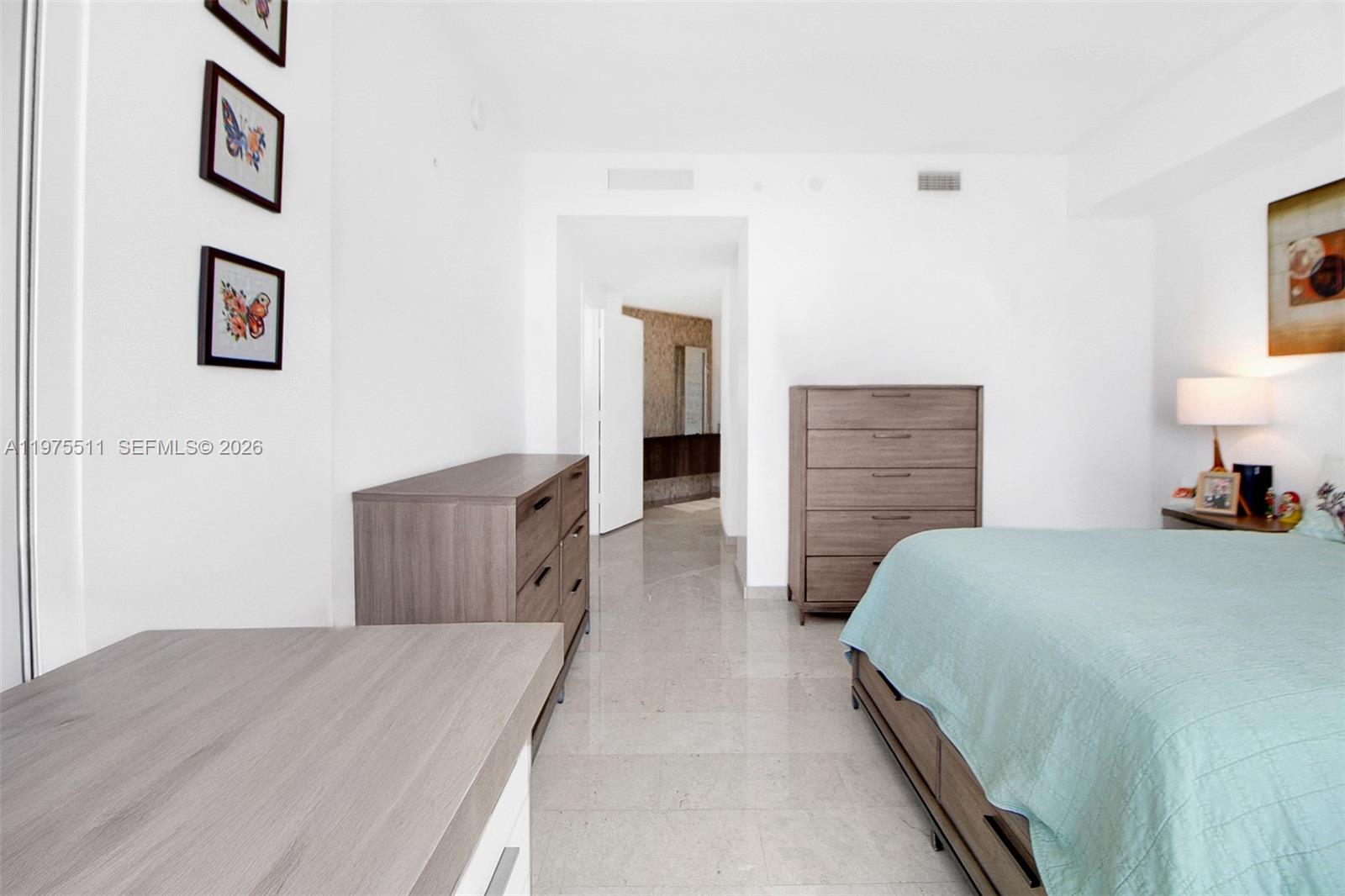 68 SE 6th St #2612, Miami FL 33131