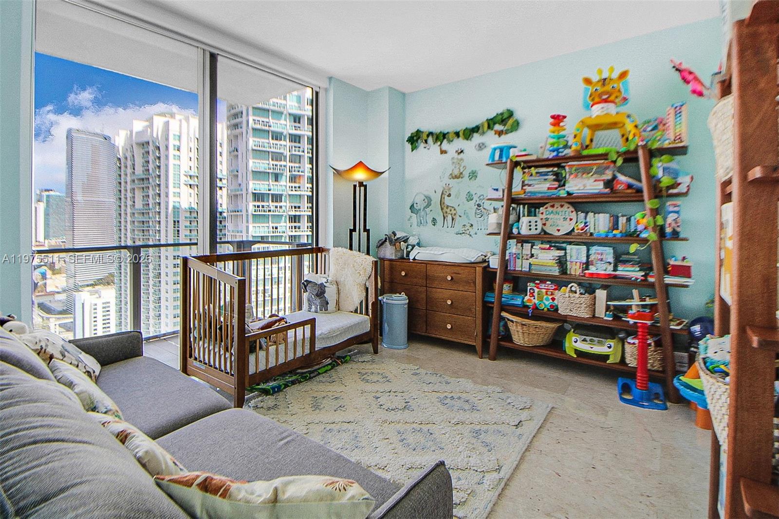 68 SE 6th St #2612, Miami FL 33131