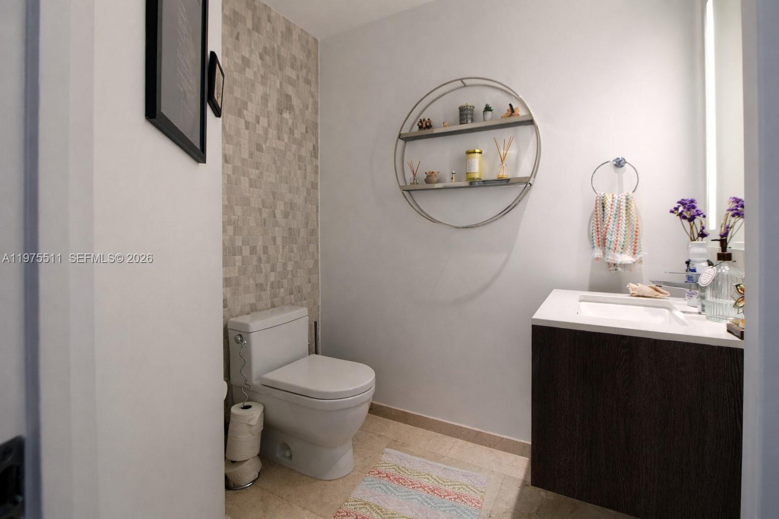 68 SE 6th St #2612, Miami FL 33131