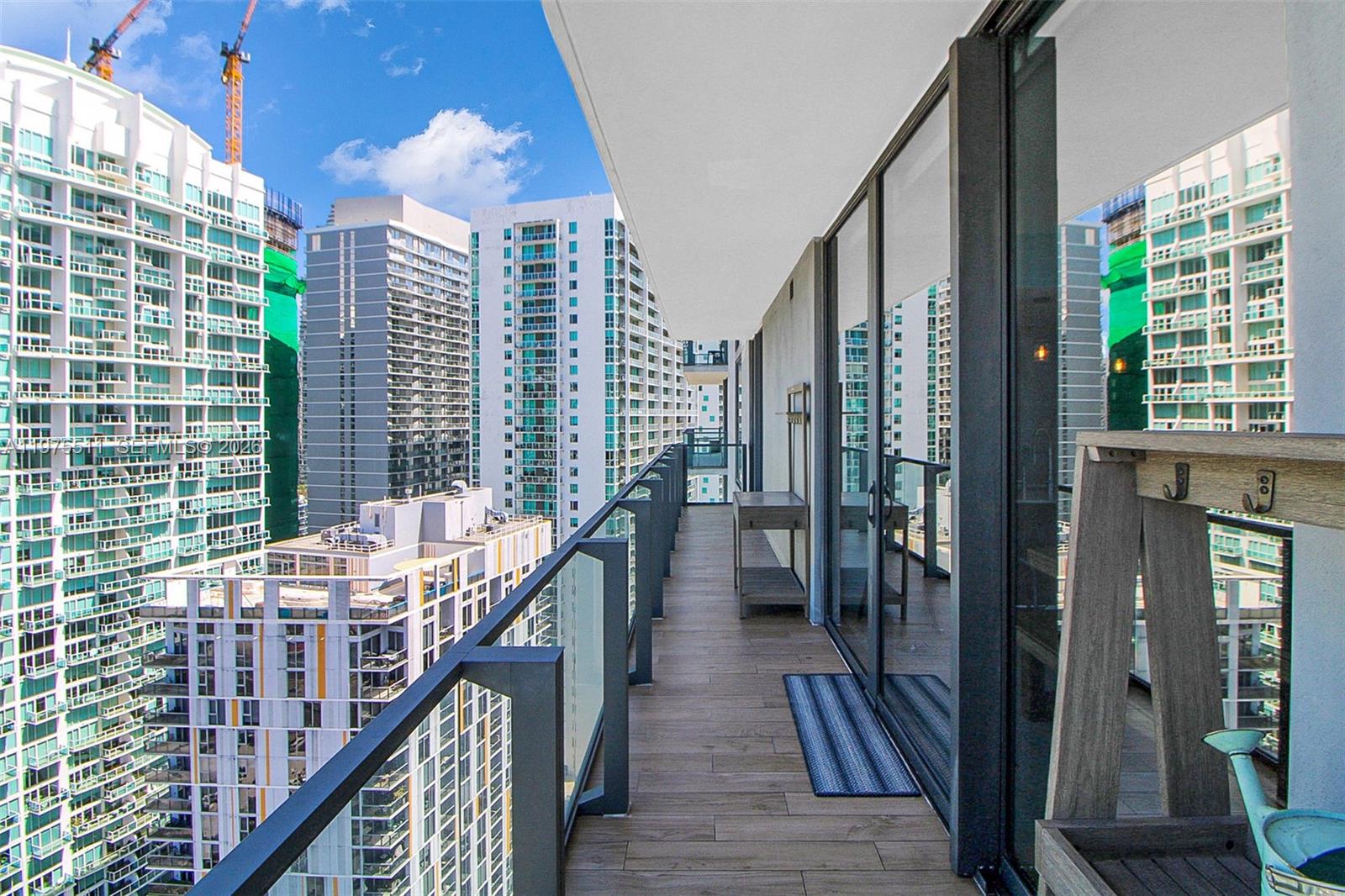 68 SE 6th St #2612, Miami FL 33131