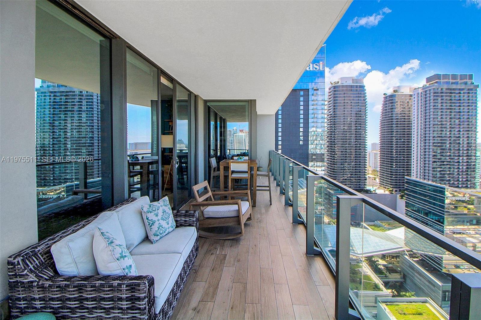 68 SE 6th St #2612, Miami FL 33131