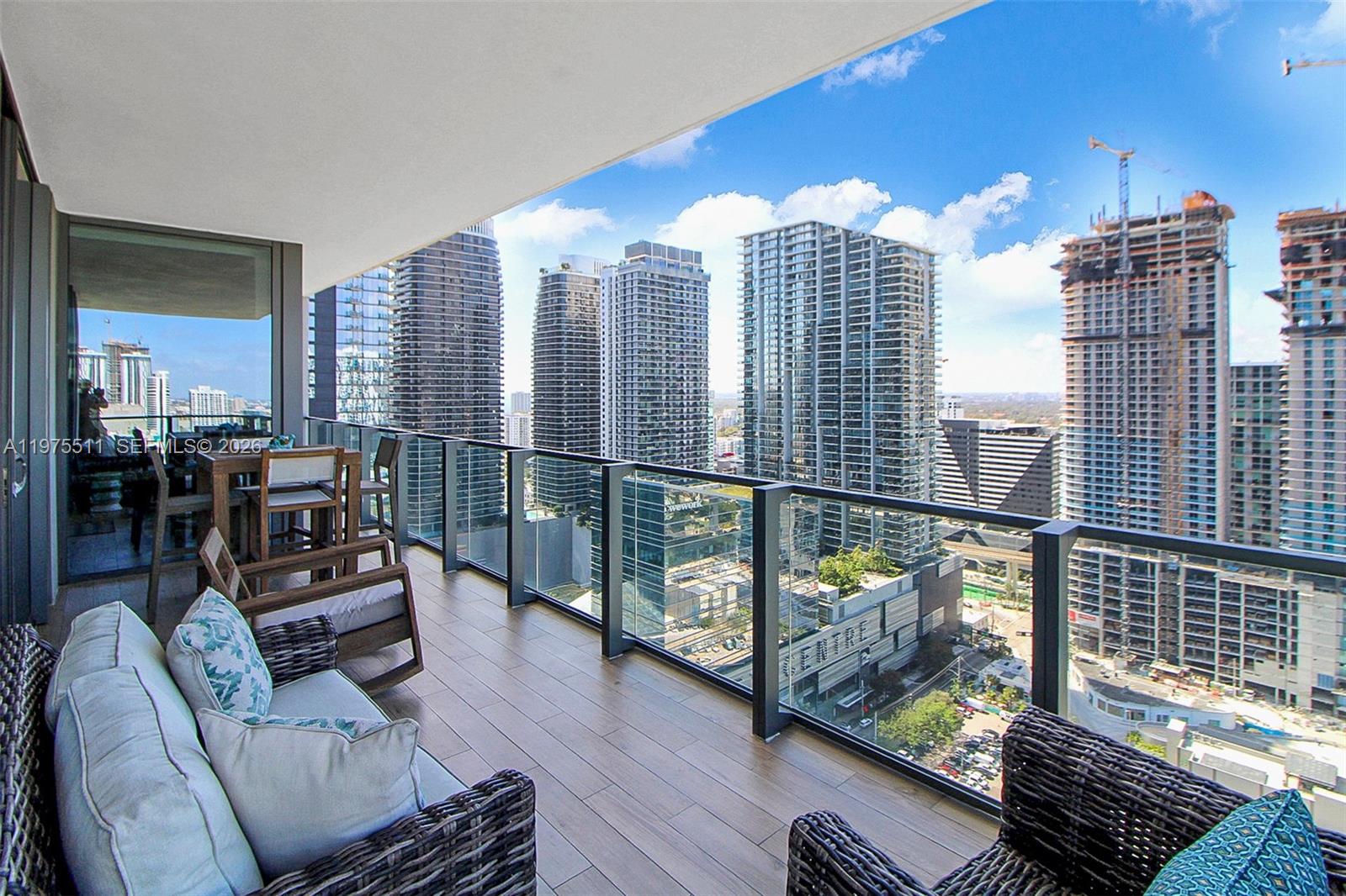 68 SE 6th St #2612, Miami FL 33131