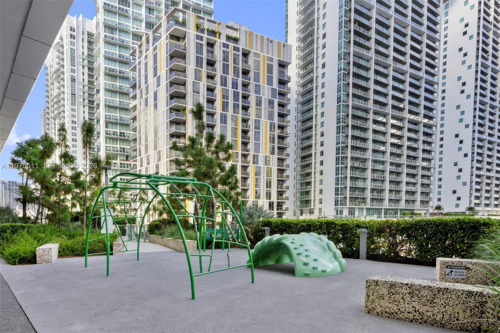 68 SE 6th St #2612, Miami FL 33131