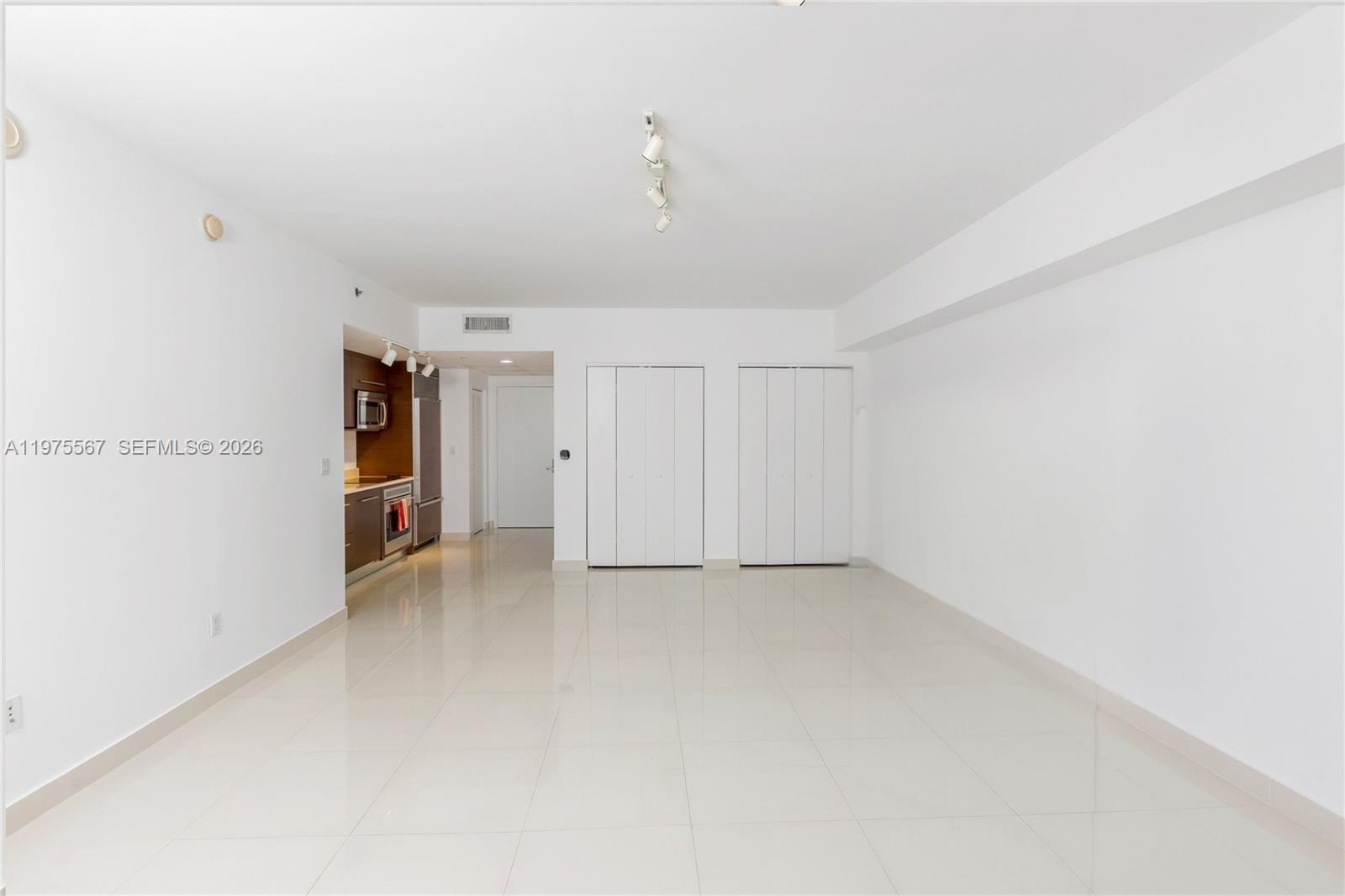475 Brickell Ave #1010, Miami FL 33131