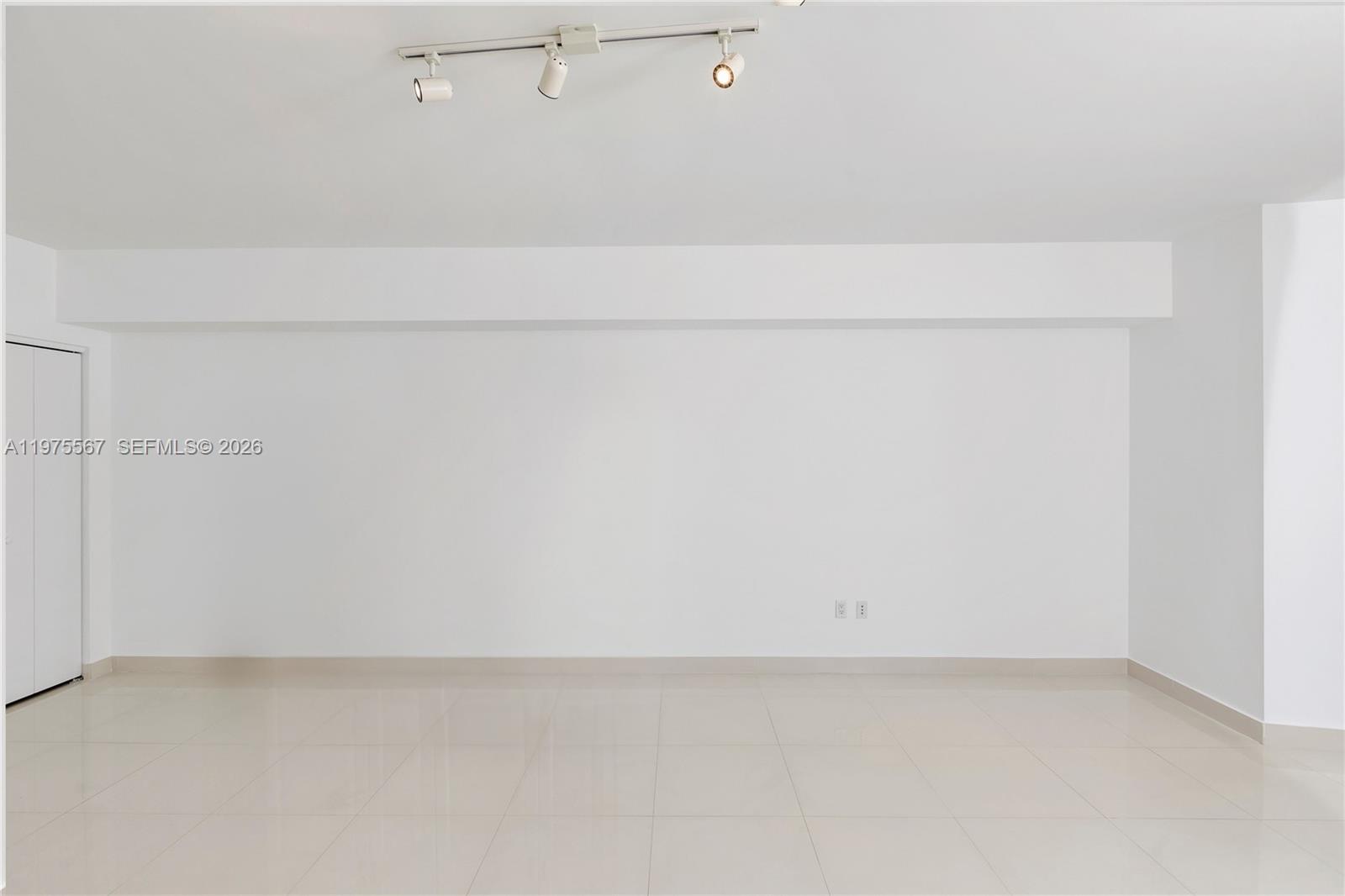 475 Brickell Ave #1010, Miami FL 33131