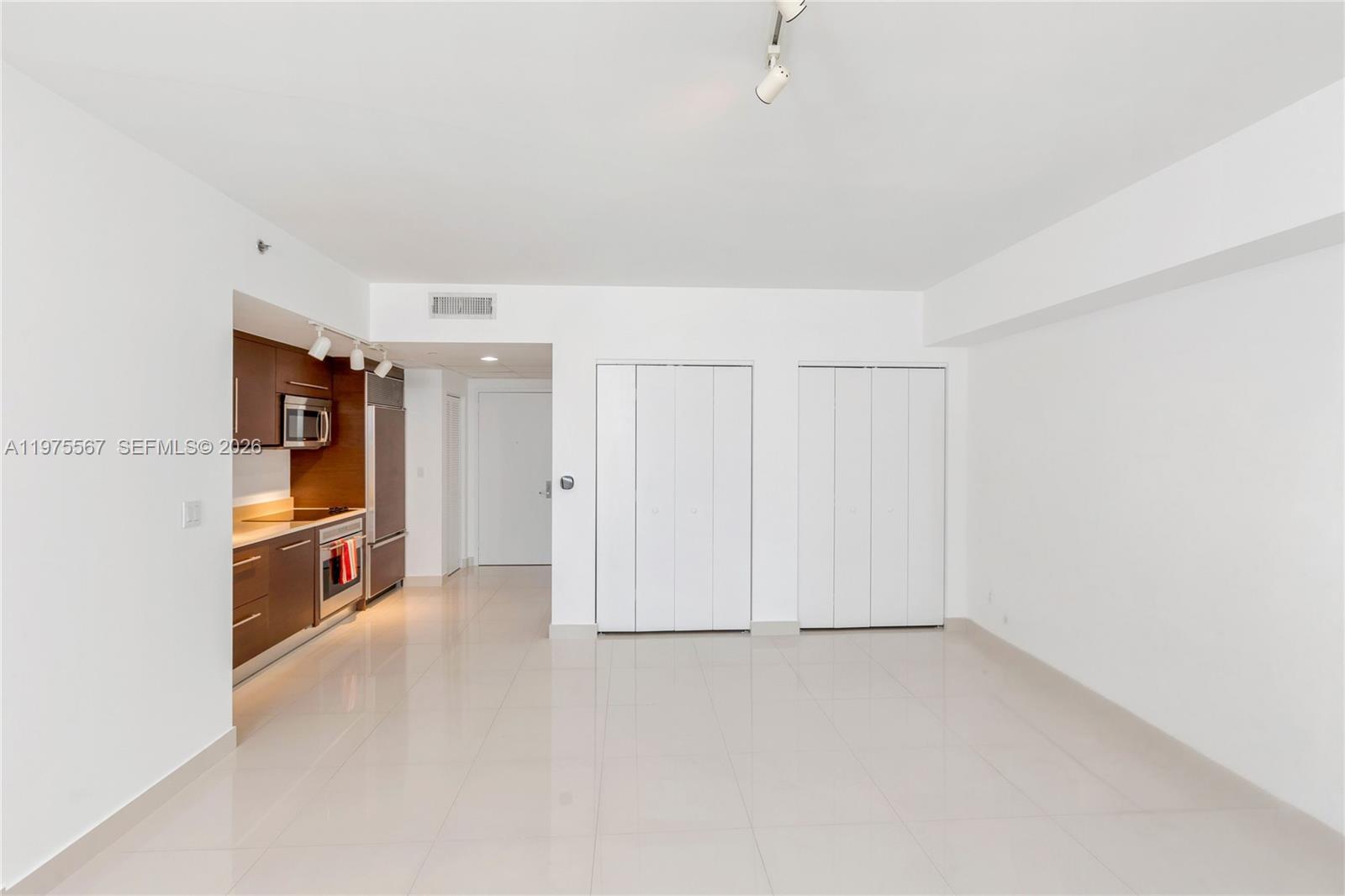 475 Brickell Ave #1010, Miami FL 33131